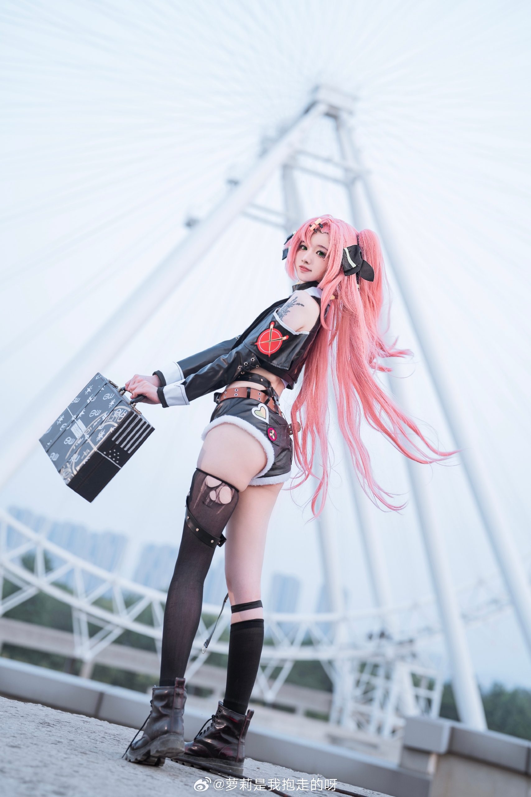 [COSPLAY] 绝区零 妮可德玛拉@罗利是我抱走的呀