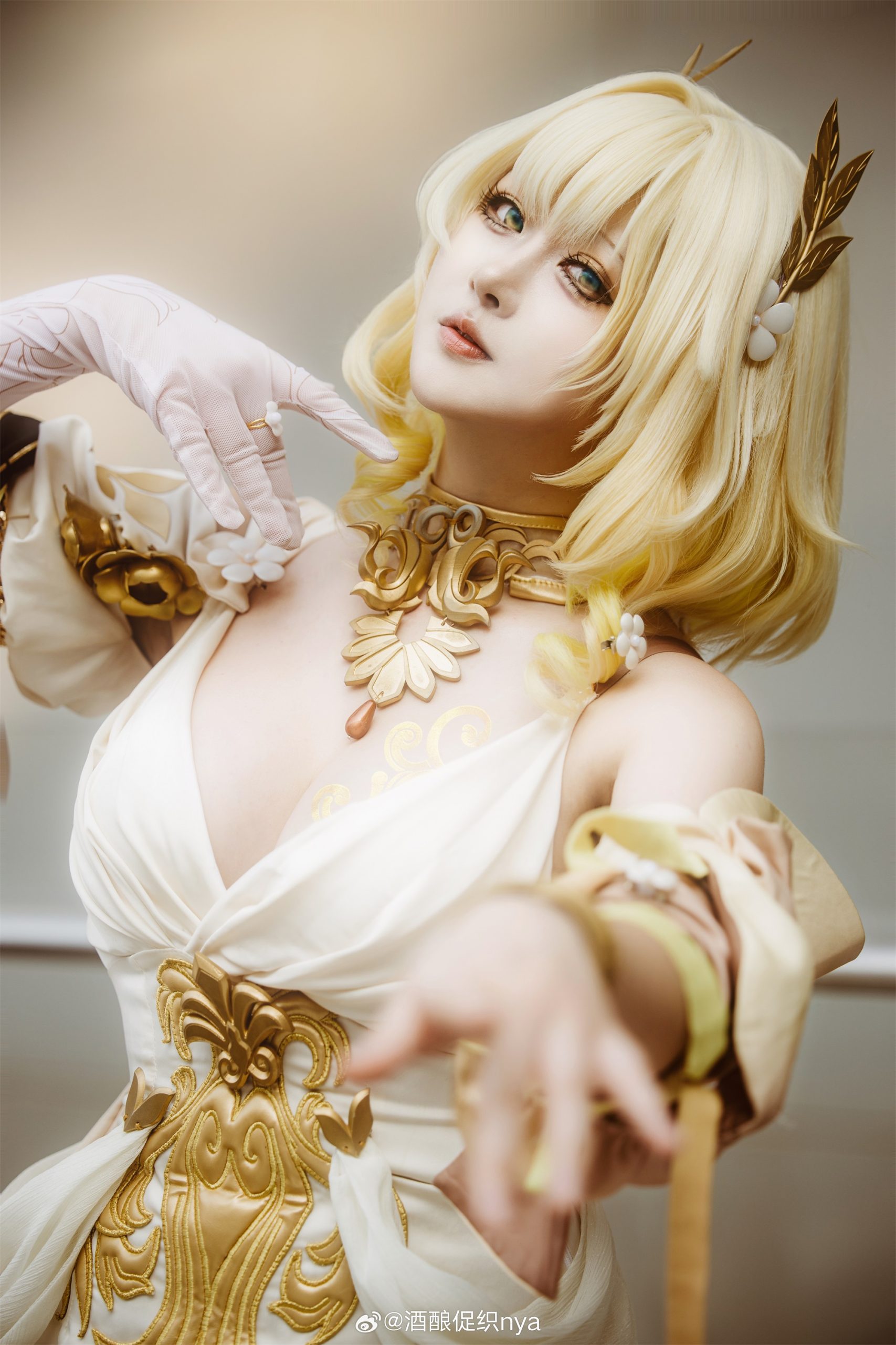 [COSPLAY] 织者抚弄金丝，连缀命运。 崩坏：星穹铁道 阿格莱雅@酒酿促织nya
