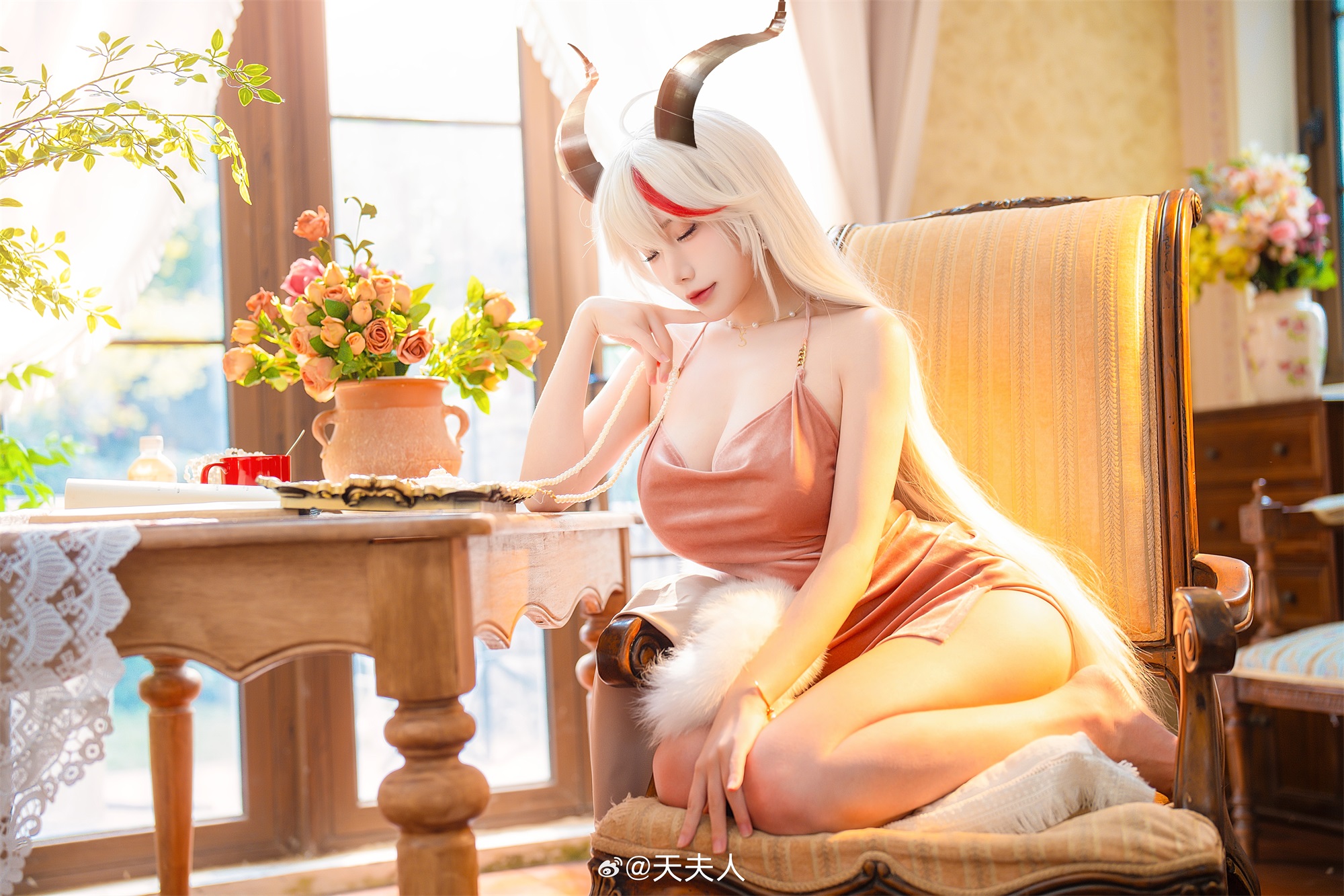 [COSPLAY] 指挥官，和我一起享受午后的闲暇时光吧，只有我们两个哦～ 碧蓝航线 埃吉尔@天夫人